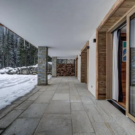 Freya Villa *